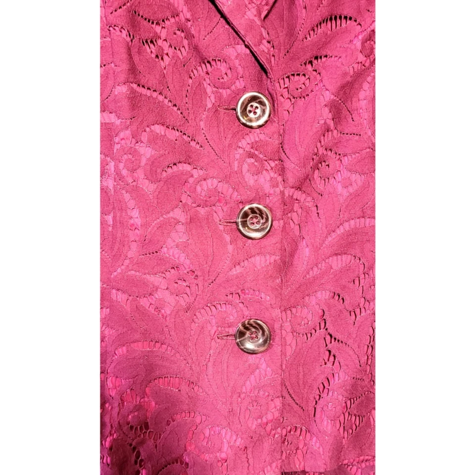 Blazer e saia CABI tamanho 6 ameixa vermelho floral renda sobreposição feminina roupa de carreira - Imagem 2 de 4