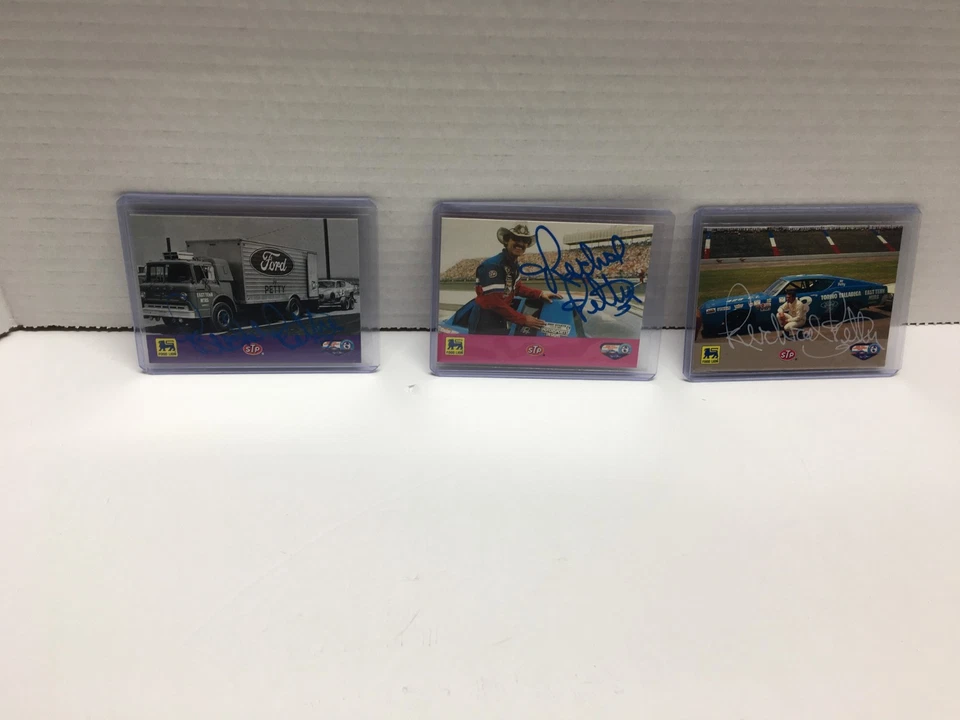 RICHARD PETTY AUTOGRAFIADO 4X #43 1970 SUPERBIRD 1/24 UNIVERSIDAD DE CARRERAS + TARJETAS Foto 3 de 4