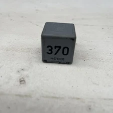 Audi / Volkswagen Multi-Use Relay No.370 4-Pin 8D0951253 Genuine #297B