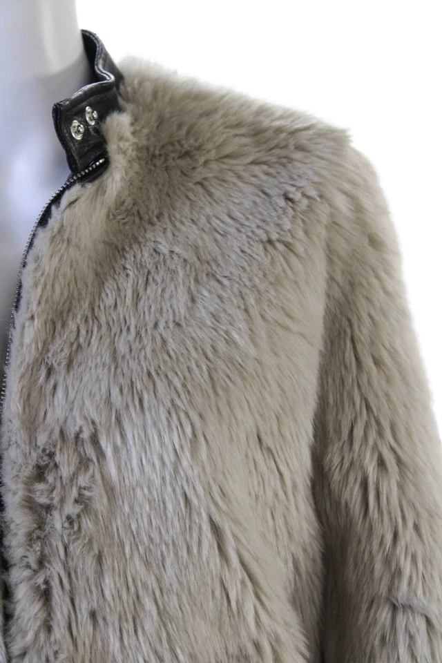 Chaqueta con cremallera completa de piel sintética beige negra talla pequeña Zara para mujer Foto 2 de 4