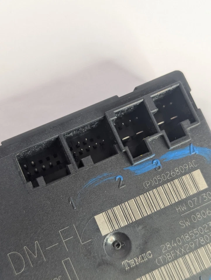 Módulo de control electrónico de la puerta del conductor delantero Dodge Journey 2009 OEM✅ ✅ Foto 4 de 4