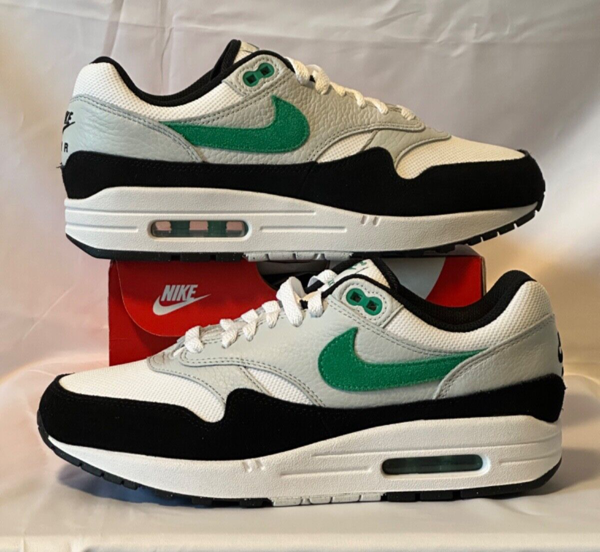 Nike Air Max 1 White Black Stadium Green - Size 8M / 9.5W Nike Air Max 1 White Black Stadium Green - Size 8M / 9.5W