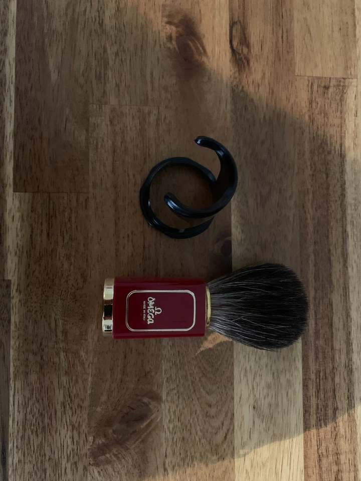 Cepillo de Afeitar Omega 63180 Pure Badger, Mango Rojo Hecho en Italia Foto 2 de 4