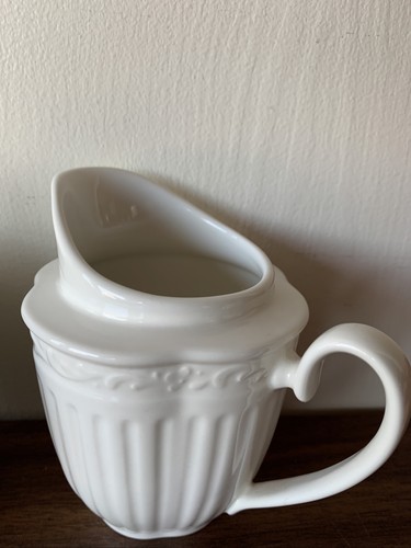 MIKASA - ITALIAN COUNTRYSIDE - CREAMER & SUGAR BOWL SET W/ LID - NICE - Picture 4 of 8