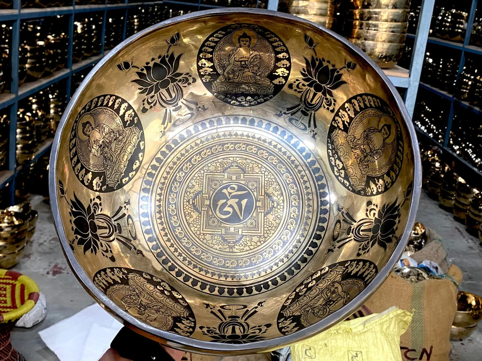 16 inches-24 inches Om mantra with Shree yantra engraved Large Singing Bowl- - Image 4 of 4