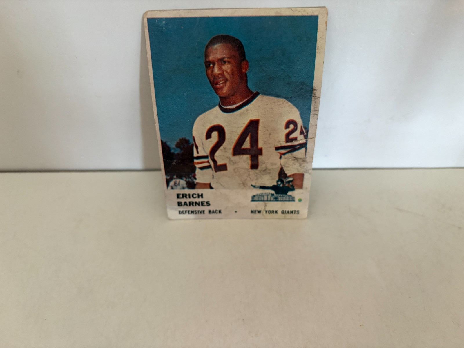 Erich Barnes #73 Football Cards 1961 Fleer trading card — raw and PSA graded price guide