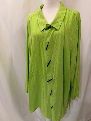 NWOT ALI MILES GREEN COLOR WITH BLACK BUTTON TOP (Rayon/Nylon) - 3X