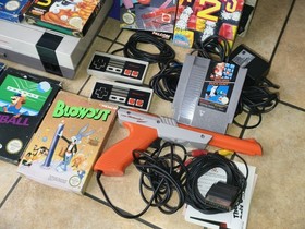 Nintendo NES Console Action Set, MegaMan, Tetris, UFouria, Crackout, Duck Hunt