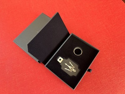 MASERATI Schlüsselanhänger Reborn Keyring /Black- Original! (Schlüsselanhänger)