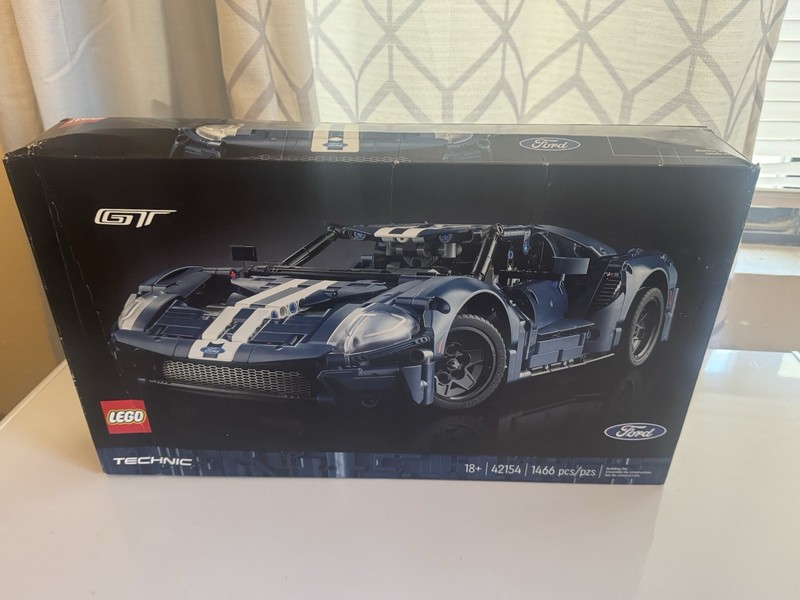 LEGO Technic Ford GT 42154 Complete Set 1466 pcs 18+(sealed)