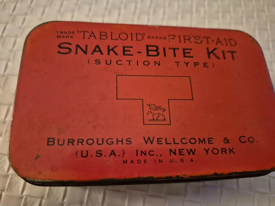 Vintage TABLOID First Aid Snake-Bite Kit by Burroughs Wellcome & Co New York USA - Image 3 of 4