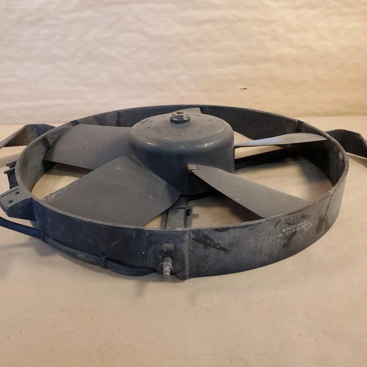 Ventilador condensador de aire acondicionado original Bosch 0 130 703 002 BMW 6 y 7 L7 735 E23 E24 OEM Foto 4 de 4