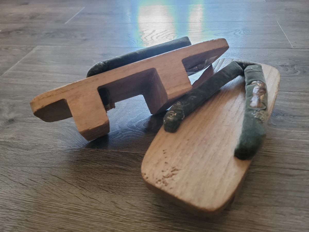 Old japanese deals sandals
