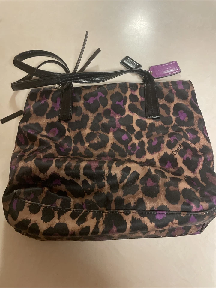 Bolso de Mano Coach Signature Rayas Ocelote Estampado Leopardo F25282 Foto 2 de 4