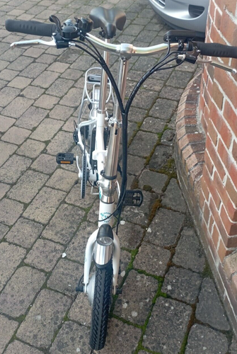 KLAPPBARES ELEKTROFAHRRAD, BENYCO ELM 16" COMMUTER E-BIKE 250W STADTFAHRRAD - Bild 4 von 16