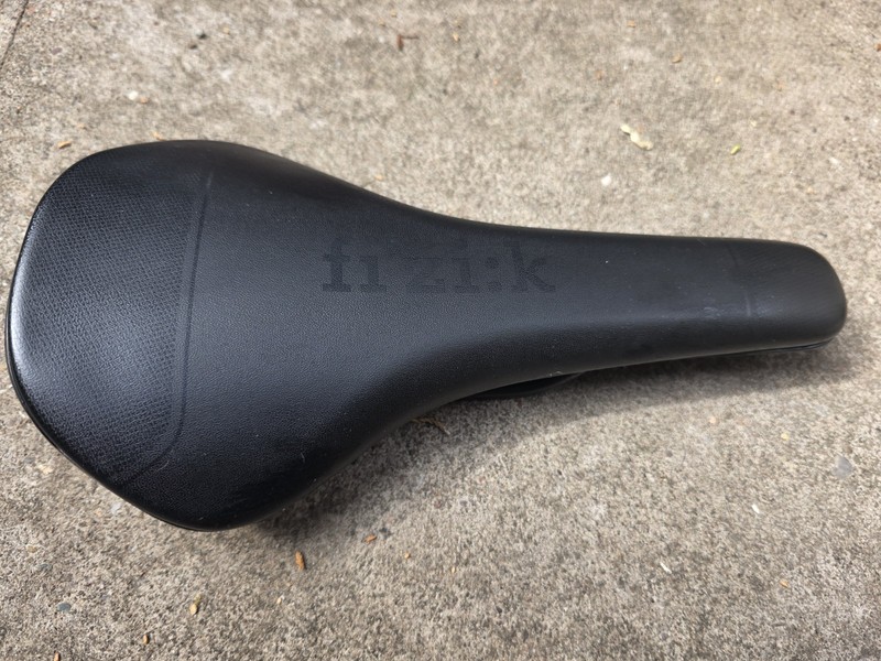 Fizik Tiagra (Regular Saddle) Black Road Bike