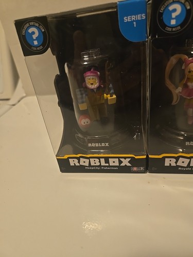 ROBLOX 15TH ANNIVERSARY DOMEZ, 3 FIGURES OUT OF SET OF 6. - Picture 2 of 4