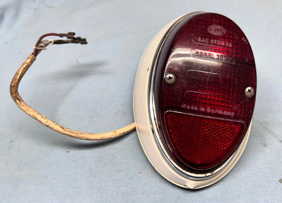 VW VOLKSWAGEN BEETLE 1962-1967 MONTAJE DE LUZ TRASERA (IZQUIERDA) lado del conductor Foto 2 de 4