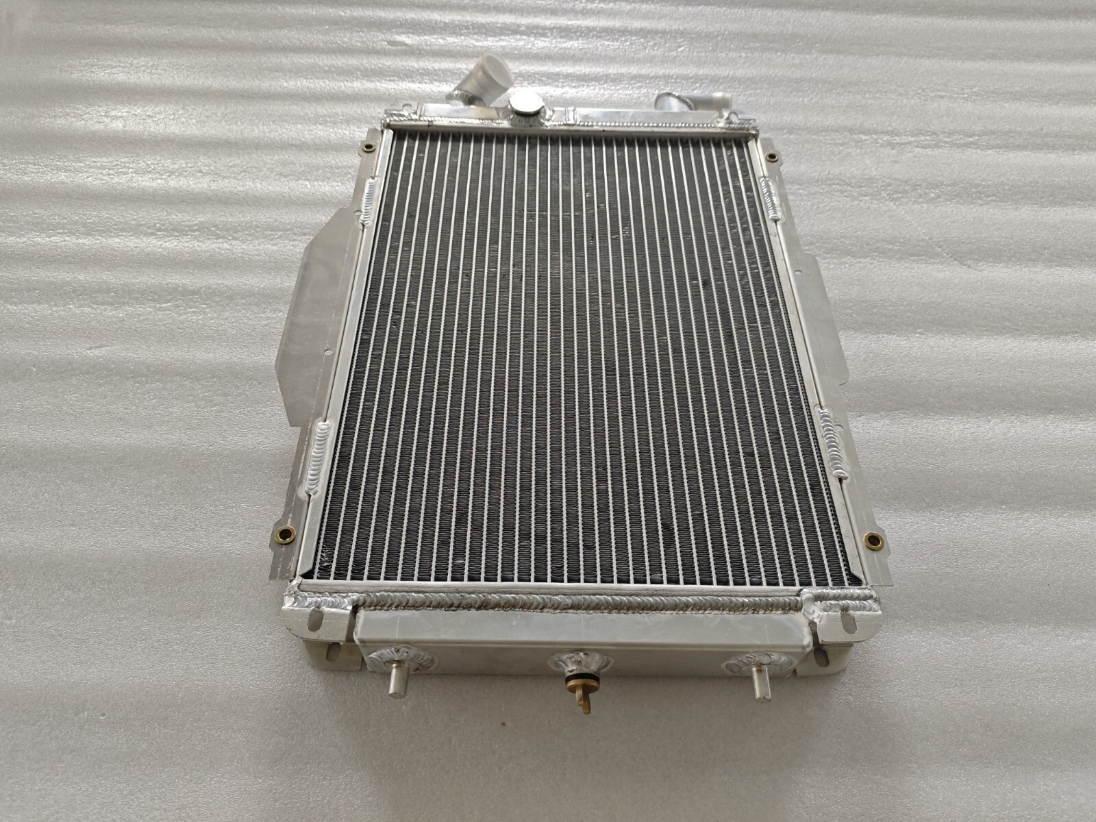 Aluminum Radiators for Ferrari F355 355 3.5L 1994-1999 Left & Right side