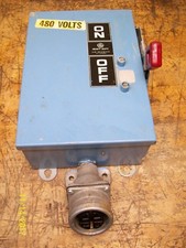 GE THN3361J NON-FUSIBLE 30 AMP 30A DISCONNECT SWITCH 600VAC w RECEPTACLE