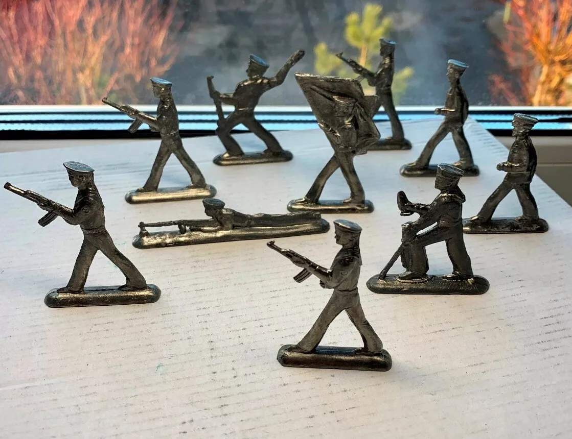 Vintage tin store soldiers
