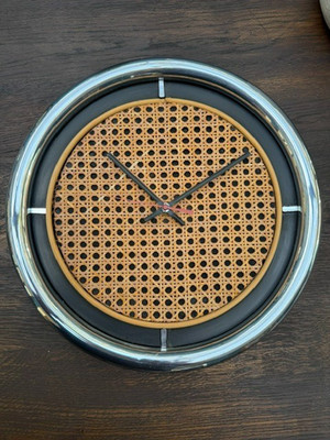 Howard Miller Mid-Century Modern Wicker Wall Clock circa 1970 works great!