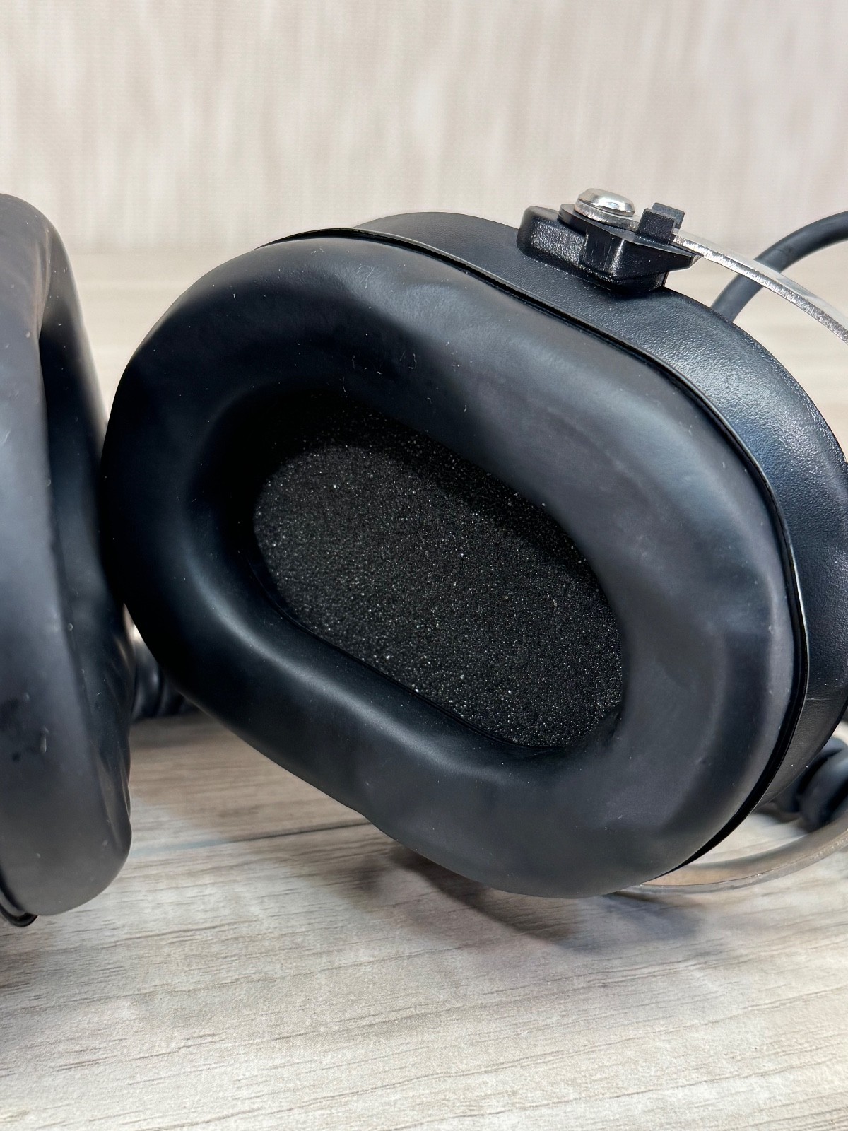 🎧 Koss Speed Zone Noise Reduction Wired Headphones.