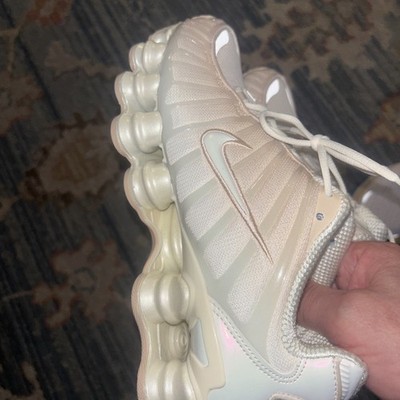 Nike Shox TL Pearl White/ Soft Pearl Womens￼size 7 New Authentic
