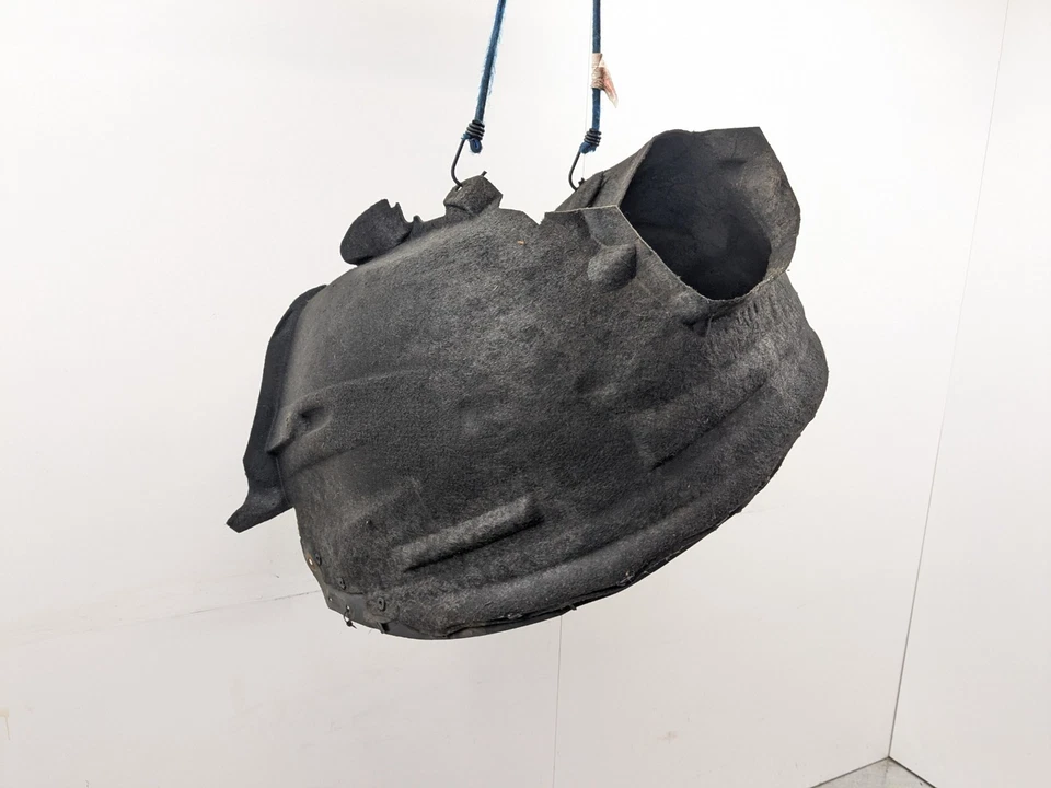 VOLVO XC60 WHEEL ARCH LINER SPLASH GUARD FRONT RIGHT DRIVER SIDE 2016 - Image 3 of 4