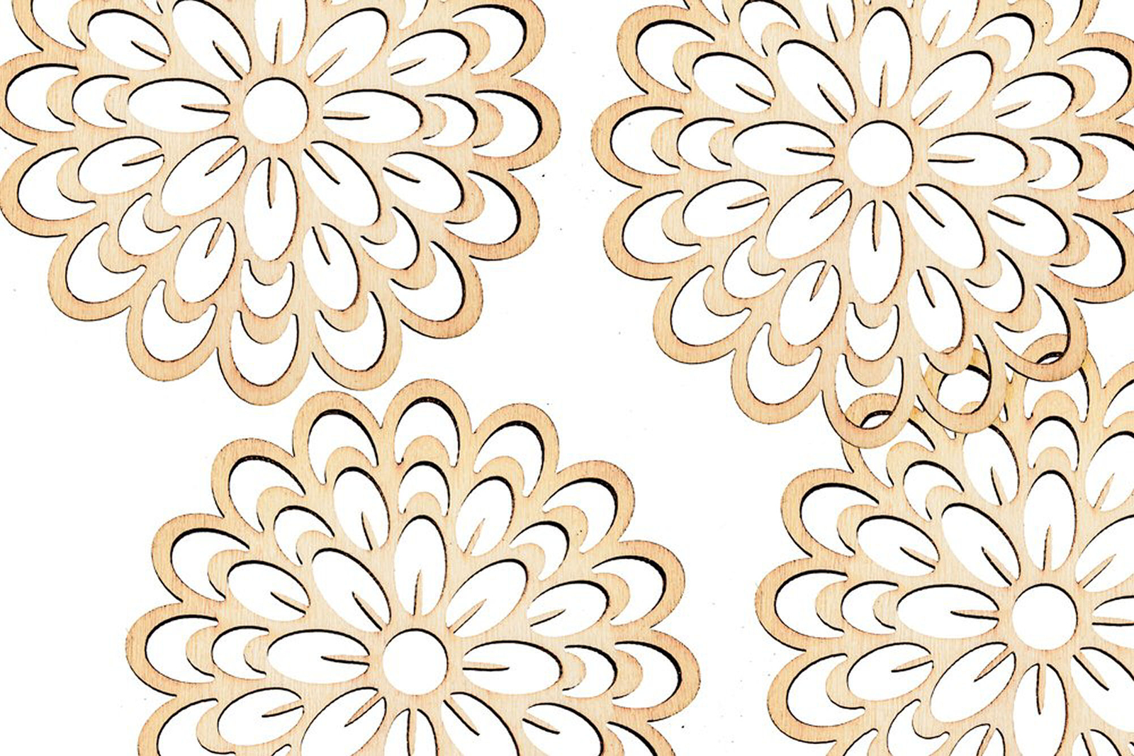 Wooden Shapes - Filigree Flower - Beautiful wooden filigree shapes - Pack of 4