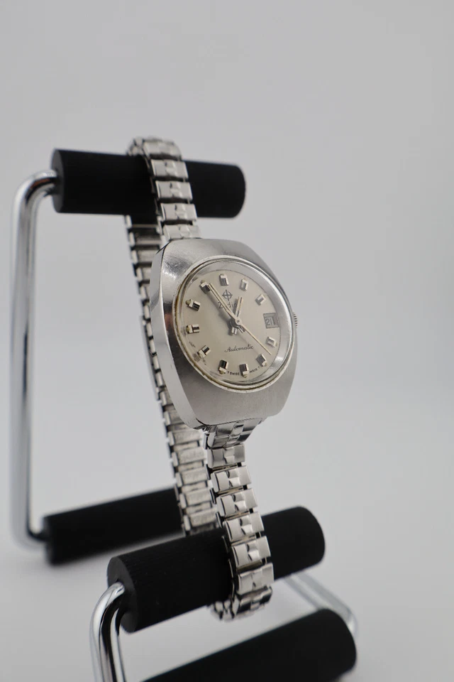 Reloj suizo automático Zodiac Tonneau vintage para mujer - ¡Mantiene un buen tiempo! Foto 2 de 4