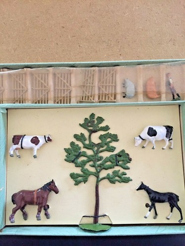 VTG Britains Lilliput Series L/7 Farm Set w Box for OO & HO Scale Model Railways - Picture 6 of 12
