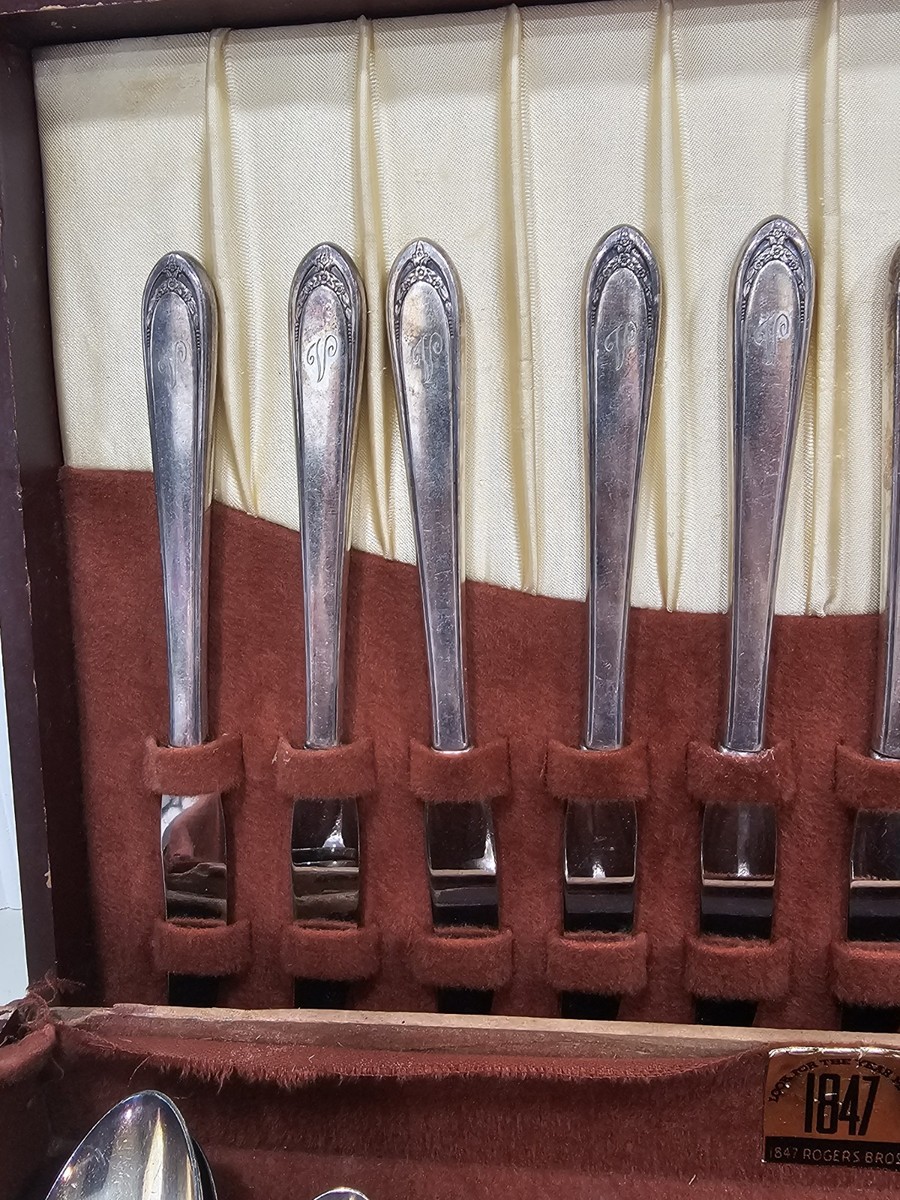Roger Bros 1847 Rogers Bros. Heritage Pattern Silver Plate