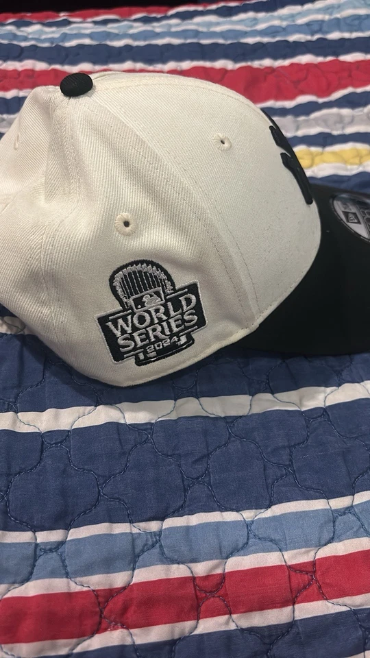 New Era New York Yankees 24 World Series 2 Tone Chrome Black 9Forty Snapback Hat - Image 2 of 3