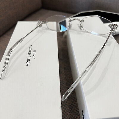 Gentle Monster Glitz 02 Silver Clear 100% Authentic Gentle Monster Glitz 02 Silver Clear 100% Authentic