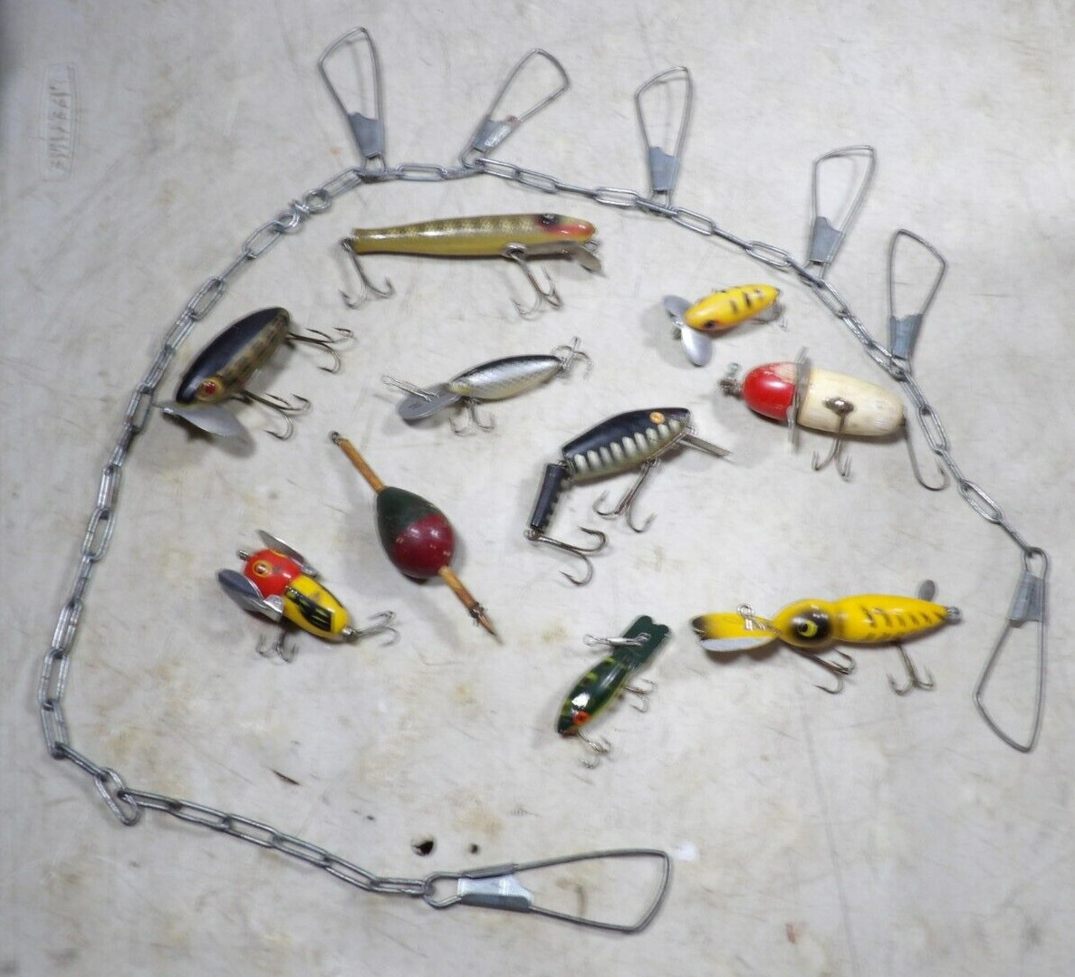 Vintage Fishing Lure Lot Bobber 6 Snap Stringer Heddon Paw Vintage Fishing Lure Lot Bobber 6 Snap Stringer Heddon Paw
