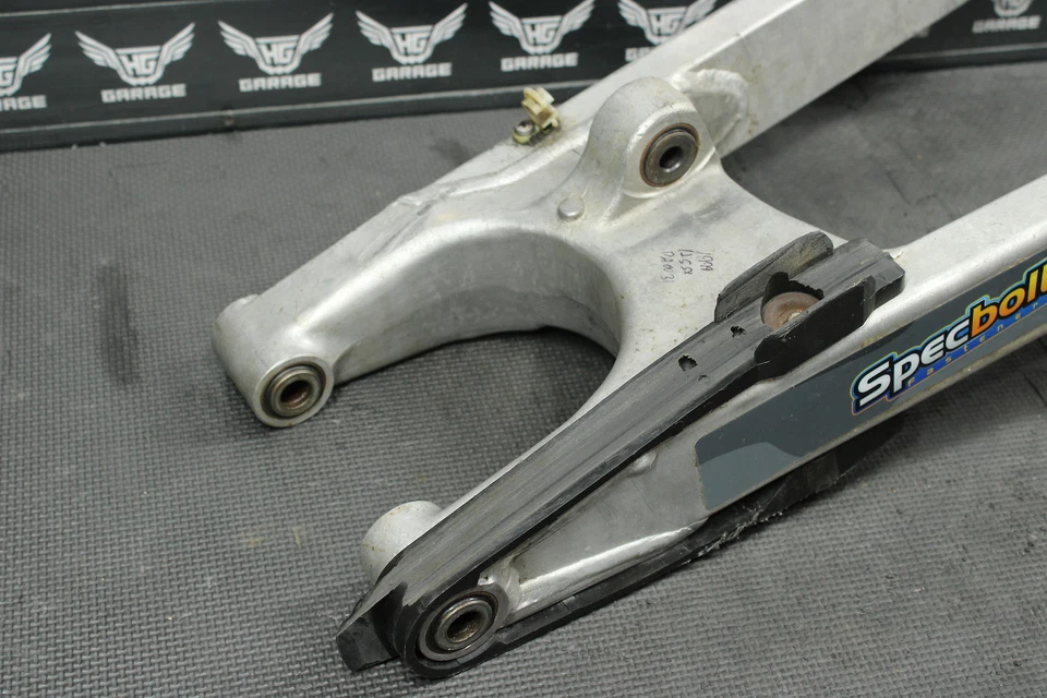 KTM 125 SX 1999 OEM basculante brazo oscilante suspensión 50304030144 Foto 3 de 4