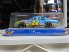 2002 Winners Circle #24 Jeff Gordon DuPont Bugs Bunny 1:24 Die Cast Car Looney