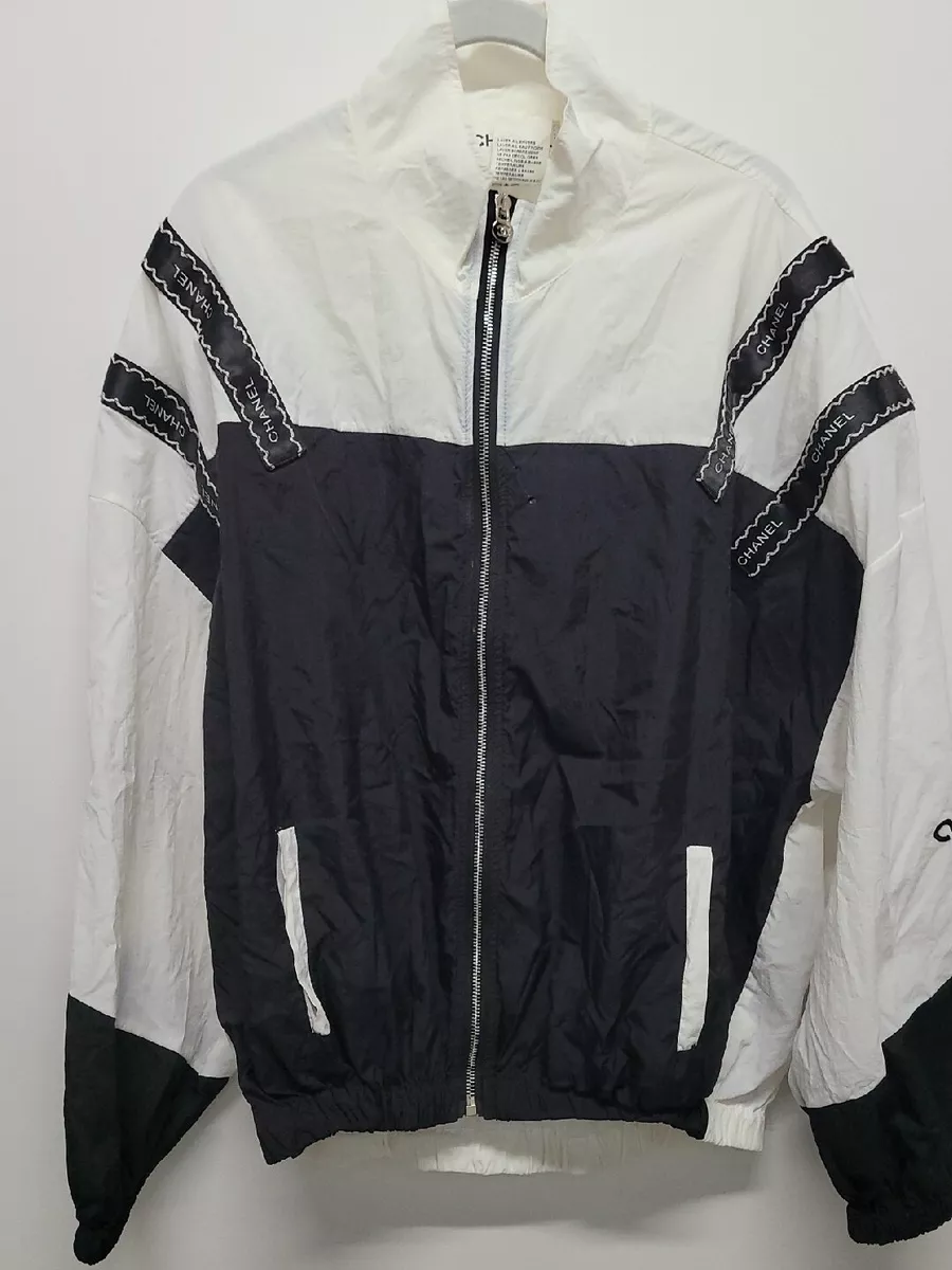 pre owned chanel jacket 40