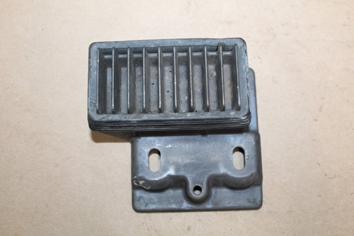 2016 Yamaha YZF R3 OEM GAS TANK RUBBER BUSHING CUSHION TANK MOUNT  - Picture 1 of 12