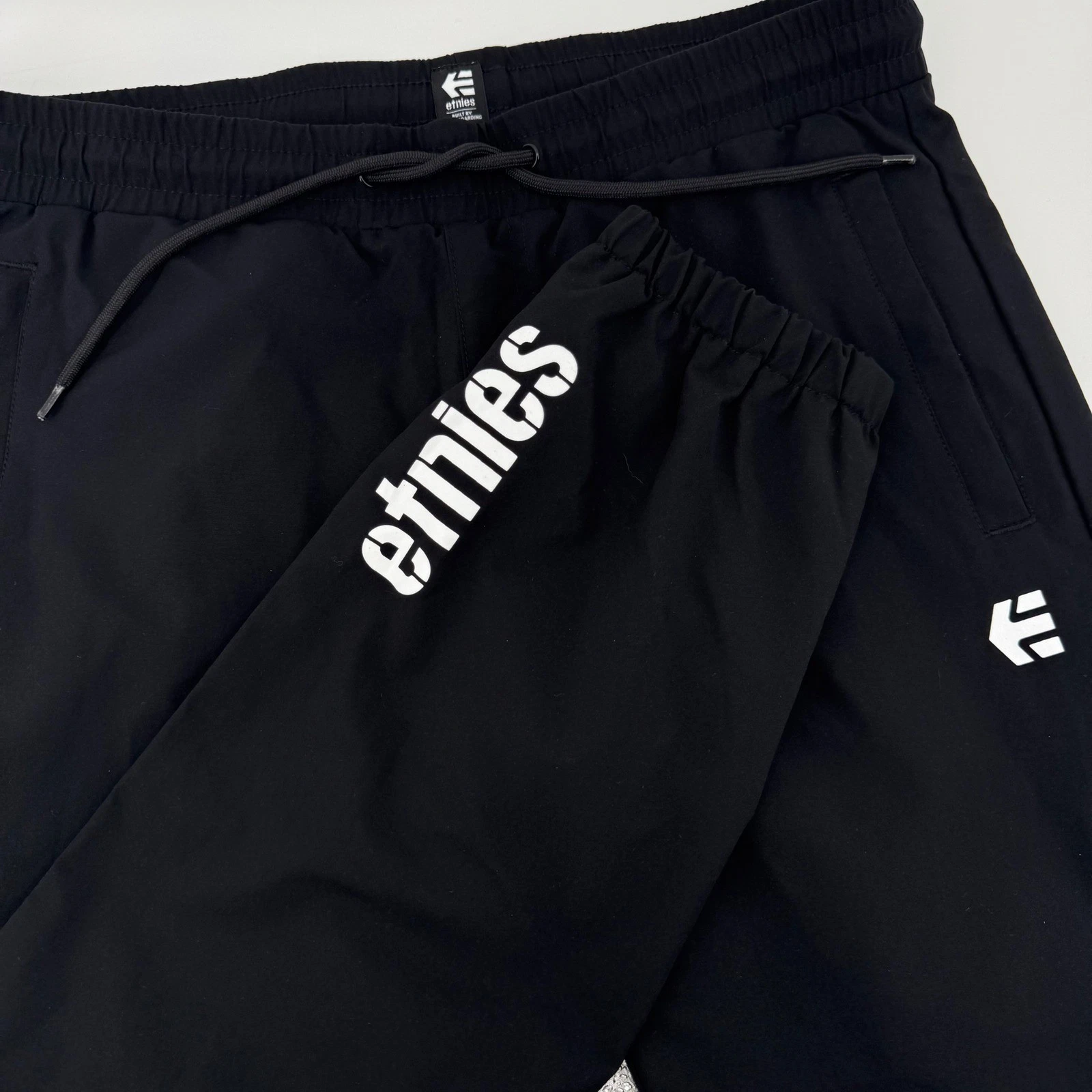 Etnies Mens Black Skate Jogger Pants Mesh Lined Elastic Waist Small RN95182