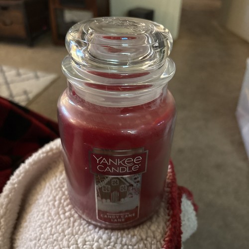 YANKEE Candle Candy Cane Lane 22 oz. Large Jar Holiday Scent