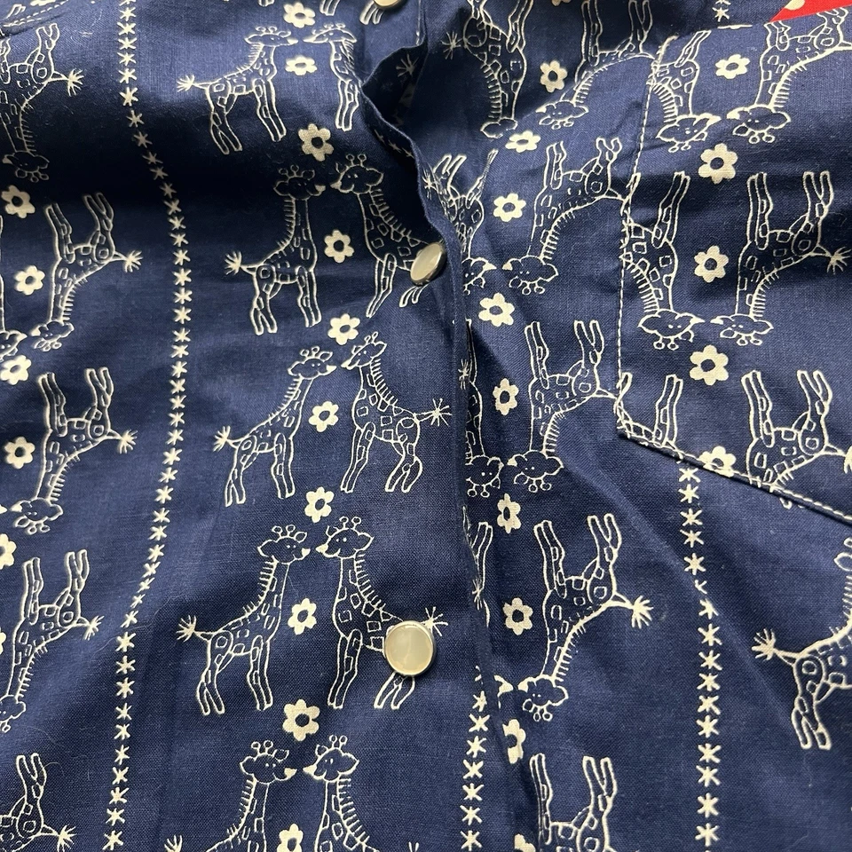 Vintage 70s Giraffe Pearl Snap Button Up - Image 4 of 4