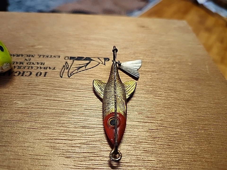 Señuelo de pesca vintage Arbogast Tin Liz con ojos de vidrio Foto 3 de 4