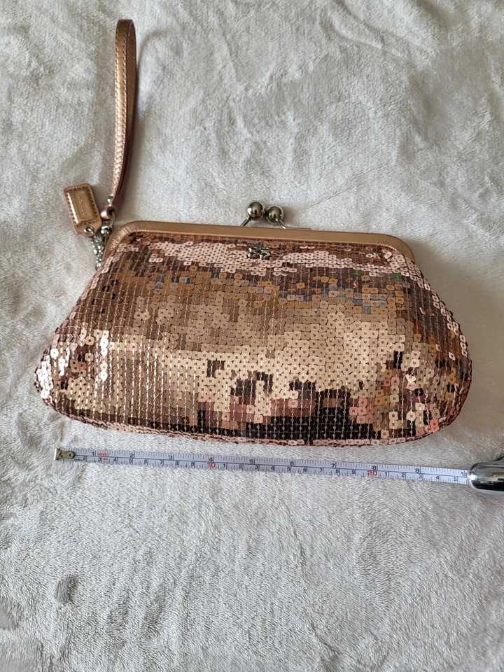 Bolso Muñequera Coach Edición Limitada JULIA Oro Rosa Lentejuelas Kisslock 46727 Foto 3 de 4