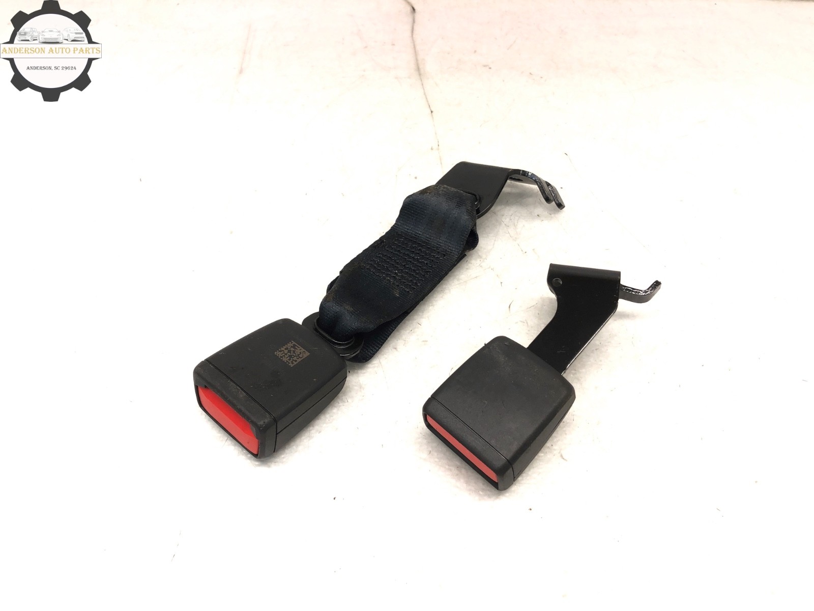 2017-2020 MASERATI LEVANTE RIGHT PASSENGER REAR SEATBELT BUCKLE PAIR OEM