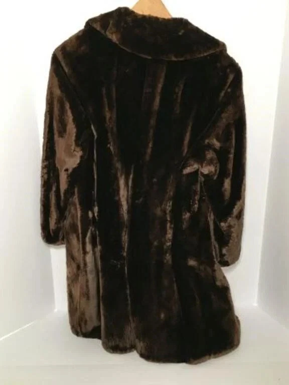 Bifano's Men's Fur Coat - Image 4 of 4
