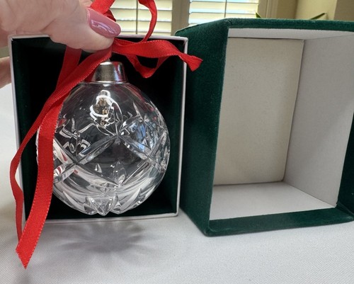 Bola de vidrio con adorno checo cortada a mano 24 % cristal de plomo con caja de terciopelo vintage - Imagen 3 de 6