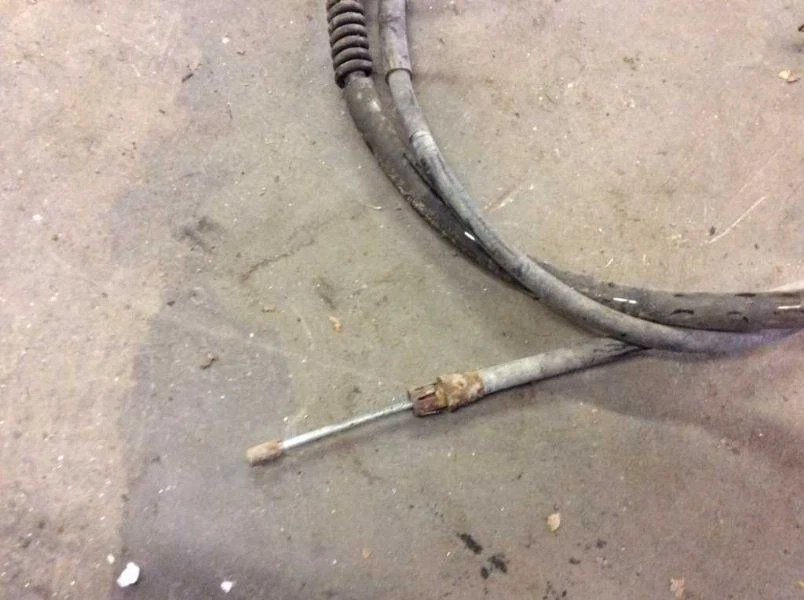 01 02 03 04 05 06 07 CABLE FRENO EMERGENCIA FORD E250 E350 E450 EJE TRASERO DERECHO Foto 3 de 4