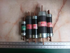 BUSSMAN FUSETRON FRS-R-150 FRS-R-300 FRS-N-400 FRN-R-150 FRS-R-200 - LOT OF 5